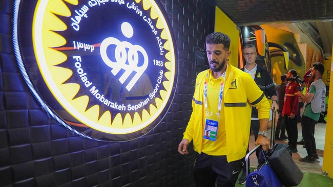 Duel klub Iran, Sepahan vs Al Ittihad dari Arab Saudi dalam laga Liga Champions Asia ditunda lantaran terdapat patung tokoh militer Iran di dalam stadion.