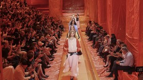 FOTO: Koleksi Spring/Summer 2024 Louis Vuitton di Paris Fashion Week