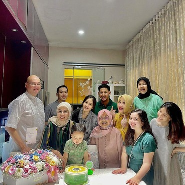 Andi Wardhana & Rahmah Bakar Cerai, 7 Potret Kedekatan Tasya Kamila & Mertua Tajir