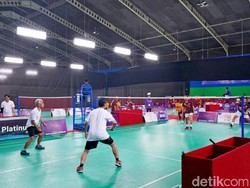 Tim Bulutangkis UM Sabet Runner Up Beregu Campuran LPTK Cup 2023