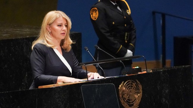 Presiden Slovakia, Zuzana Caputova, turut mendapat sorotan setelah memberikan mandat pembentukan pemerintah kepada Robert Fico, PM Slovakia yang pro-Rusia.
