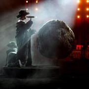 6 Momen Fashion Show Paling Nyeleneh & Kocak Sepanjang Masa, Ada Model Nyasar