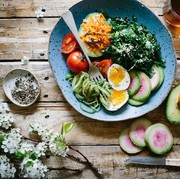 7 Makanan Lezat yang Dapat Mengurangi Kecemasan, Cocok Dikonsumsi Bagi Kamu yang Gampang Cemas!