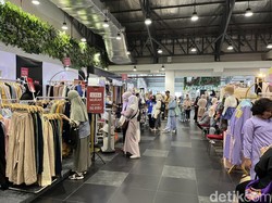 40 Brand Hijab Lokal Gelar Cuci Gudang di AEON Mall Tanjung Barat, Diskon 90%