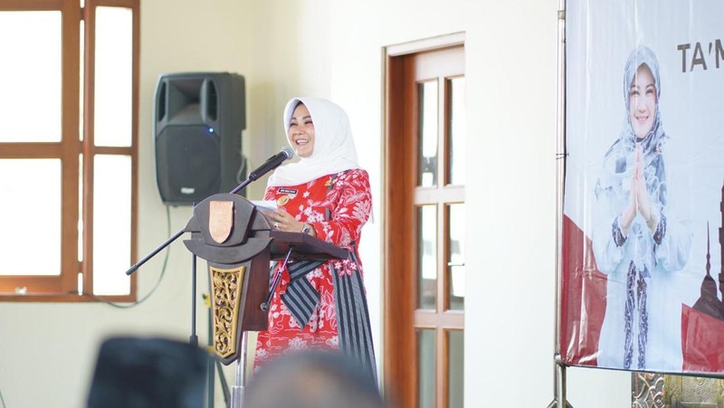 Pemerintah Kab. Klaten menggelar pengajian peringatan Maulid Nabi Muhammad SAW bersama ASN Klaten, di Masjid Nurul Istiqlal kompleks Gedung Grha Bung Karno.