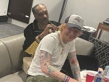 Kebanyakan Merokok Ganja bareng Snoop Dogg, Ed Sheeran Alami Sakit Mata