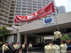Sengketa Hotel Sultan hingga Dipasang Spanduk Tanah Ini Aset Negara