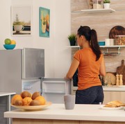 Jangan Asal, Ini 12 Benda yang Tidak Boleh Ditaruh di Atas Kulkas Menurut Ahli