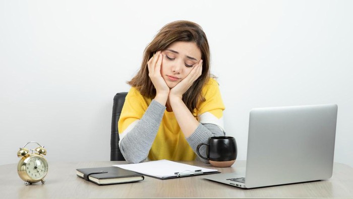 Jaga Kesehatan Mental, Atasi Monday Blues Saat Bekerja dengan 8 Cara Sederhana Ini