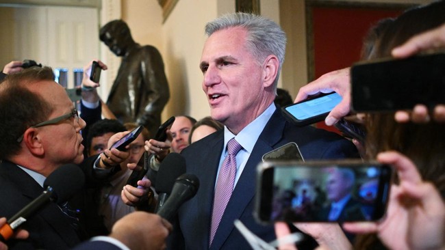 Ketua Dewan Perwakilan (DPR) Amerika Serikat, Kevin McCarthy, dipecat dari jabatannya pada Selasa (3/10) karena dianggap berkhianat.