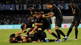 Hasil Liga Champions: Madrid Tekuk Napoli Lewat Drama 5 Gol