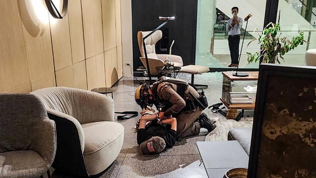 Polisi Thailand mengatakan bocah 14 tahun pelaku penembakan di Mal Siam Paragon Bangkok pada Selasa (3/10) mengidap gangguan jiwa.