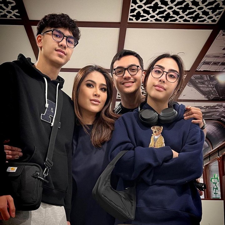 <p>Gunawan Sudrajat menikah dengan Sybilla Ernova Hartoto Hardikusumo pada tahun 2003. Dari pernikahan ini, keduanya dikaruniai dua orang anak, Bunda. (Foto: Instagram: @gunawan_sudrajat_real)</p>