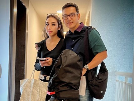 7 Potret Gunawan Sudrajat Bareng Sang Putri yang Sekolah di Australia, Dipuji Awet Muda