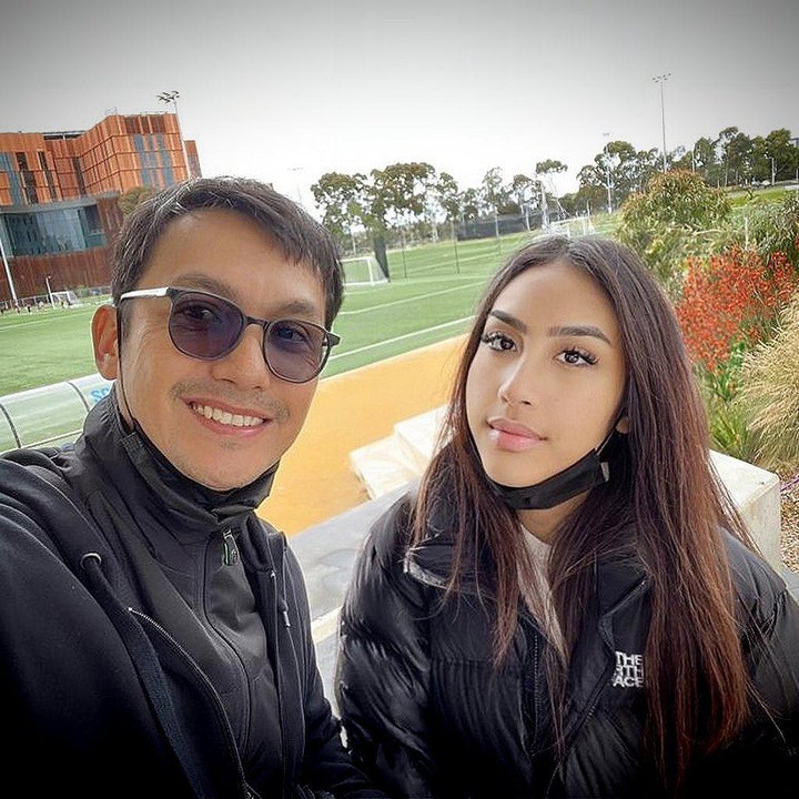 <p>"Om <em>@gunawan_sudrajat_real</em> awet muda om Gunawan dari dulu sampai sekarang tetap sama enggak pernah kelihatan tua. Sehat-sehat om Gunawan," tutur seorang netizen. "Ini kalau orang yang enggak kenal sama sekali mungkin dibilangnya lagi pacaran," ujar yang lainnya dengan menyisipkan emotikon tertawa. (Foto: Instagram: @gunawan_sudrajat_real)</p>