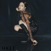 Tampil Serba Hitam, Karina aespa Pancarkan Aura Karismatik di Pemotretan Terbaru Bersama VOGUE Korea