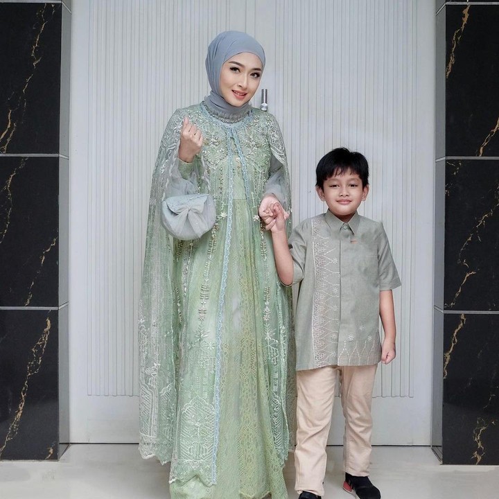 <p>Anak pertamanya, Hasan Fadilah Nuril, lahir pada 9 Desember 2016 dengan berat 2,8 kg dan panjang 47 cm. Ia dilahirkan secaa caesar di salah satu rumah sakit di Jakarta Selatan. (Foto: Instagram: @calystavannyws)</p>