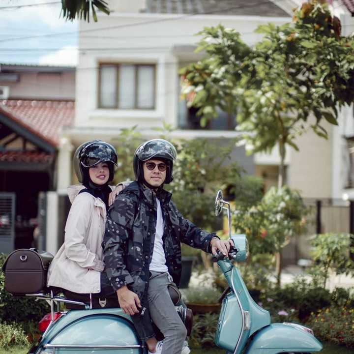 <p>Setelah menikah, rumah tangga keduanya jauh dari isu miring. Selain itu, setiap harinya Rionaldo dan Aureli juga terlihat semakin romantis. (Foto: Instagram@rio.stokhorst)</p>
