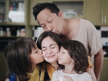 5 Potret Ultah Sabai Dieter ke-35, Dirayakan Sederhana Bareng Ringgo & Dua Anaknya