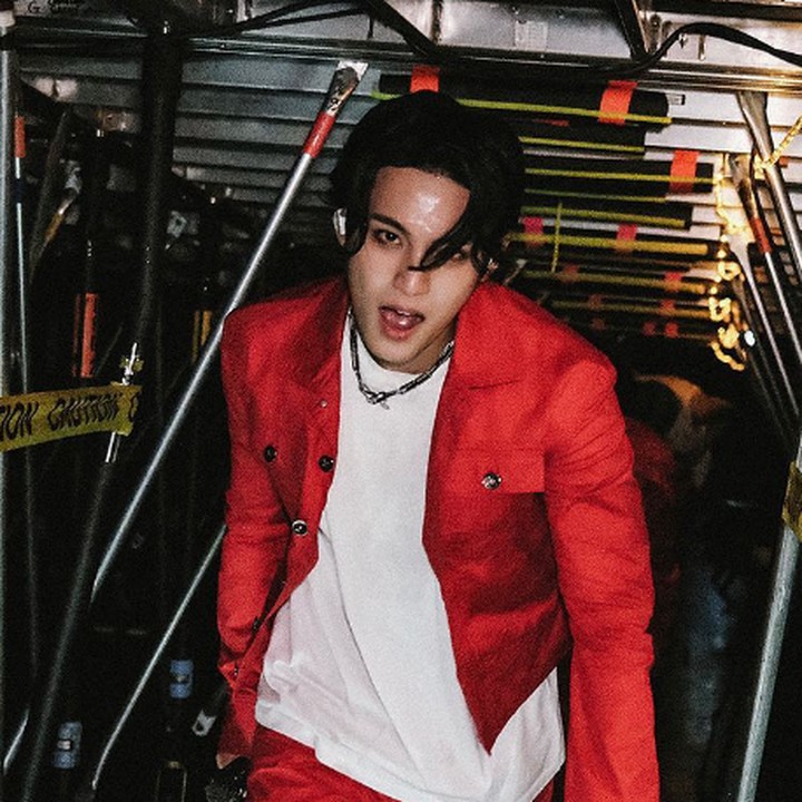 <p>Sebagai seorang Idol K-pop, Mingyu memiliki banyak sekali bakat seperti memainkan berbagai alat musik, bahkan sampai sepak bola, lho Bunda. Tak salah jika ia dikagumi banyak orang termasuk Idol K-pop lainnya. (Foto: Instagram @min9yu_k)</p>