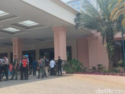 Pengelola GBK Antar Surat Pengosongan, Aparat Jaga Hotel Sultan