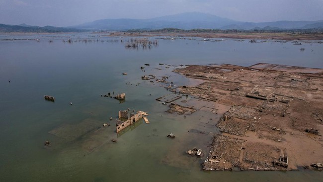 BPN Makassar enggan mengungkap siapa pemilik SHGB lahan di atas laut Makassar, Sulawesi Selatan seluas 23 hektare.