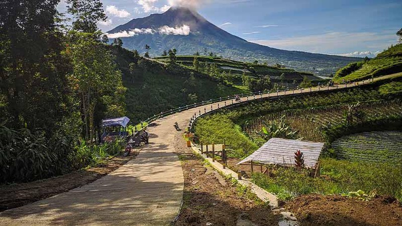 Pemerintah menyadari pentingnya pembangunan di tingkat desa, karena merupakan bagian dari rangkaian pembangunan nasional.