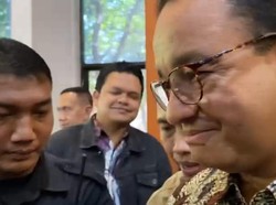 Anies Hanya Tersenyum Saat Ditanya soal Kasus Mentan SYL