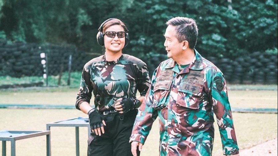 Artis yang berasal dari keluarga TNI Artis yang berasal dari keluarga TNI