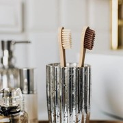Bahaya! 5 Barang Ini Tidak Boleh Disimpan di Kamar Mandi, Sikat Gigi Termasuk?