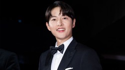 Perjalanan Song Joong Ki Jadi Ayah, Belikan Istri Rumah Mewah-Punya Dua Anak