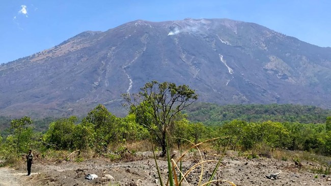 Seorang pendaki ditemukan tewas di puncak Gunung Agung, di Kabupaten Karangasem, Bali.