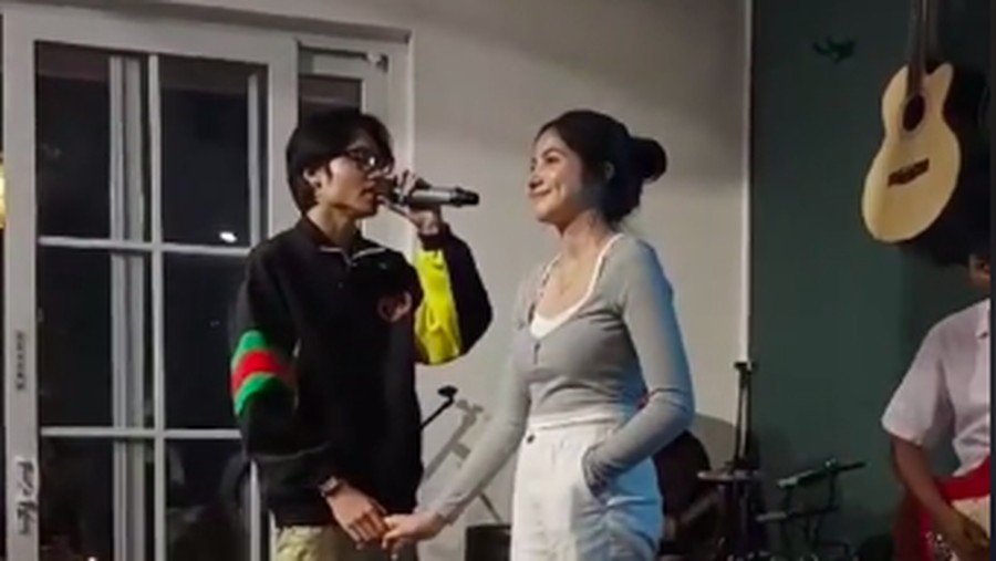 Kiesha Alvaro dan Bulan Sutena
