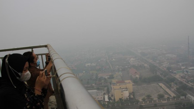 Gubernur Kalteng Sugianto Sabran menyiapkan anggaran Rp110 miliar dari alokasi biaya tak terduga (BTT) untuk penanganan karhutla.