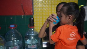 Berkualitas dan Bebas BPA, Kriteria Air Mineral bagi Anak di RHI