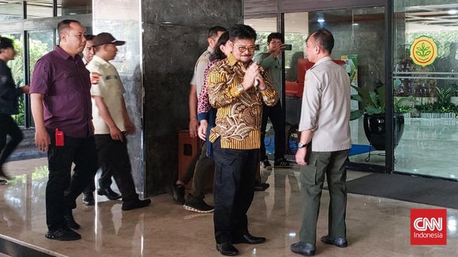 Menteri Pertanian Syahrul Yasin Limpo akhirnya muncul di Kementerian Pertanian pada Kamis (5/10) pagi usai dikabarkan hilang di Eropa beberapa waktu lalu.