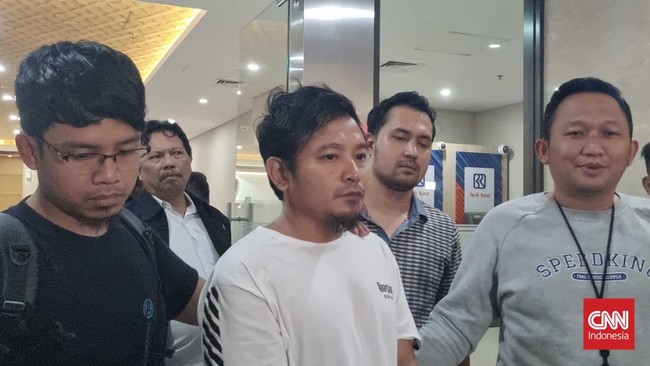 Satgas Penanggulangan Peredaran Gelap Narkoba Polri menyebut musisi Zul Zivilia merupakan anak buah dari gembong internasional Fredy Pratama.