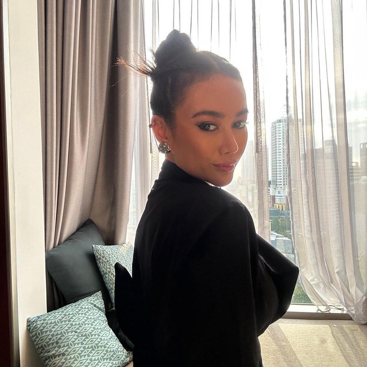 <p>Salah satu aktingnya yang banyak menuai pujian saat membintangi film <em>Pengabdi Setan 2</em> yang tayyang pada pertengahan tahun lalu, Bunda. Terbaru, Ratu Felisha kembali membintangi film horor berjudul <em>Aku Tahu Kapan Kamu Mati: Desa Bu**h Diri.</em> (Foto: Instagram @allaboutfelisha)</p>