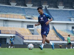 Pasang Badan Bojan Hodak untuk Robi Darwis