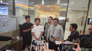 img-title Meski Mendekam di Penjara, Zul ZIvilia Tetap Berupaya Nafkahi Anak dan Istri