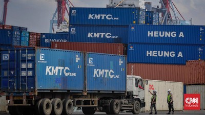 Pengusaha mengatakan pertimbangan teknis (pertek) tetap dibutuhkan untuk menahan banjir impor barang masuk ke Indonesia.