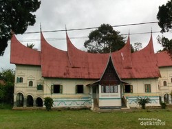 Mengenal Rumah Gadang Suku Minangkabau