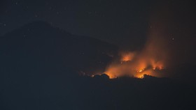 FOTO: Kebakaran Gunung Lawu Meluas