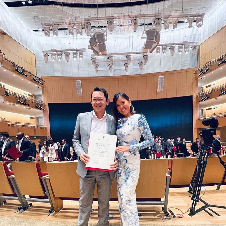 <p>Pernikahan Titi dan Adrian sudah berjalan selama hampir tujuh tahun. Selama ini rumah tangga mereka dikenal harmonis, lho. (Foto: Instagram @titiradjopadmaja)<br /><br /><br /></p>