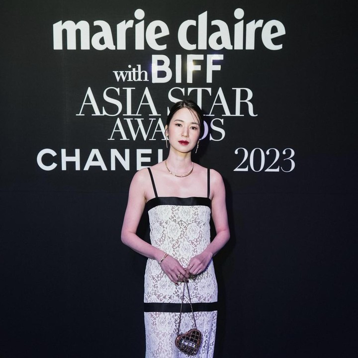 <p>Aktris Laura Basuki kembali mengukir prestasi, Bunda. Ia meraih penghargaan Asia Wide Award dalam ajang Marie Claire Asia Star Awards 2023 yang digelar pada hari kedua Busan International Film Festival (BIFF) 2023. (Foto: Instagam @laurabas)<br /><br /><br /></p>