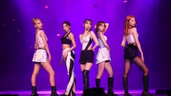 Lirik Lagu Perfect Night - LE SSERAFIM