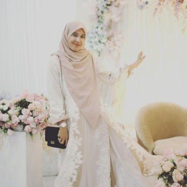 7 Potret Mellya Juniarti Eks Istri UAS Usai Cerai, Betah Sendiri & Makin Bahagia