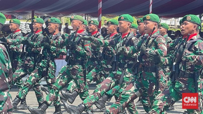 Pangdam Diponegoro mengingatkan para prajuritnya agar tak melakukan selfie dan salam jari terkait politik jelang Pemilu 2024, demi menjaga netralitas TNI.