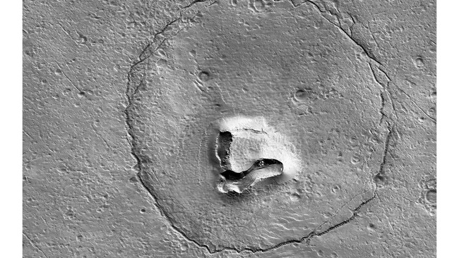 Penampakan mirip beruang terlacak di permukaan Planet Mars. Simak fakta-faktanya menurut keterangan NASA.