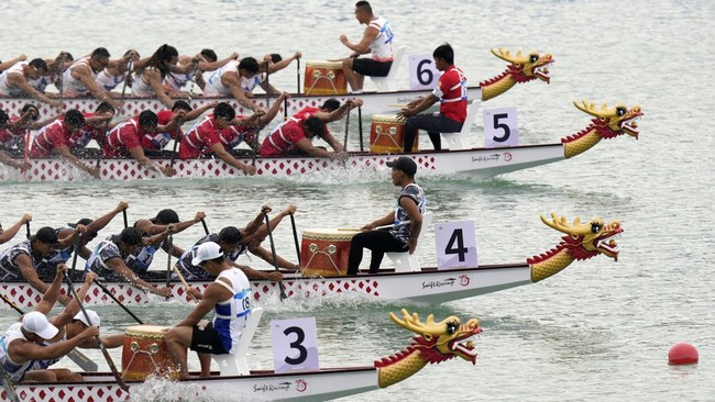 Timnas dragon boat Indonesia meraih medali emas Asian Games 2023 nomor 1000 meter putra usai mengalahkan China dengan dramatis, Jumat (6/10).